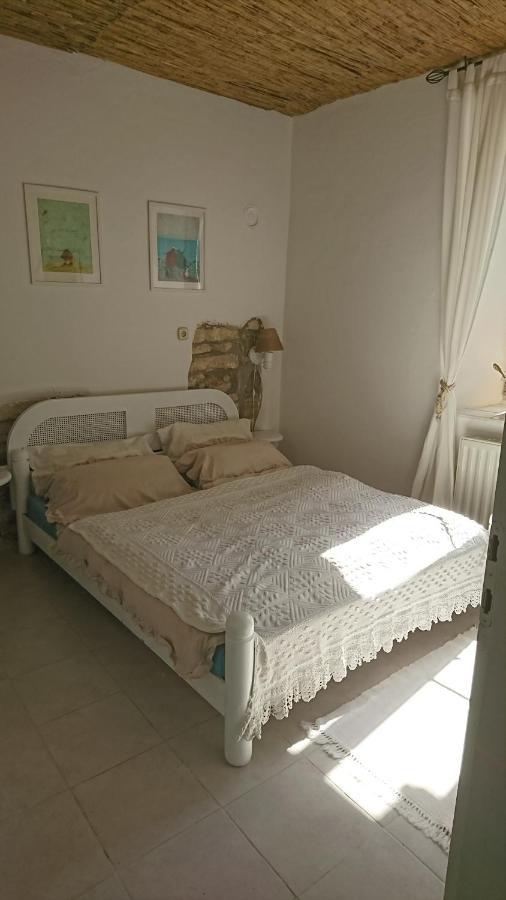 Little Garden Apartment ไพราน ภายนอก รูปภาพ