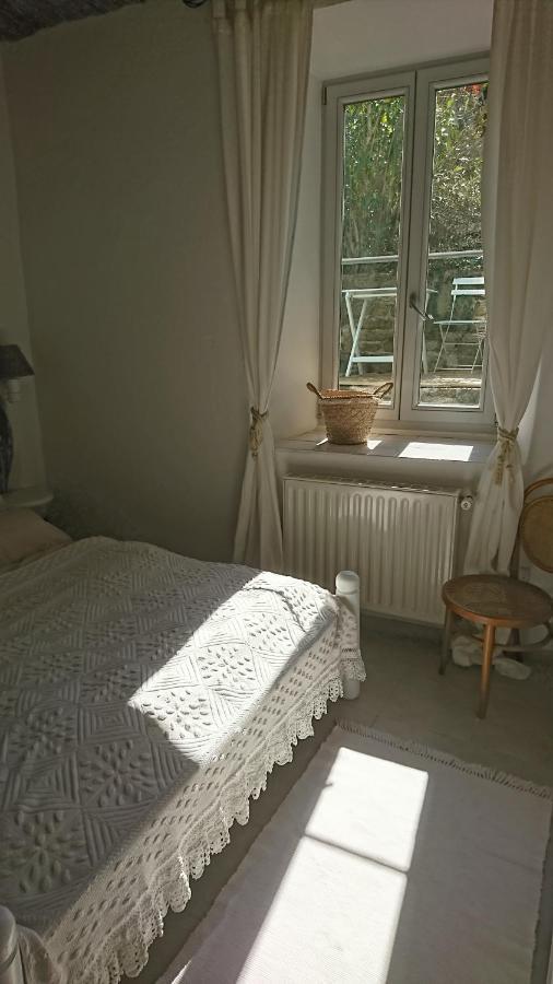 Little Garden Apartment ไพราน ภายนอก รูปภาพ