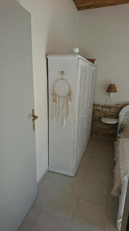 Little Garden Apartment ไพราน ภายนอก รูปภาพ