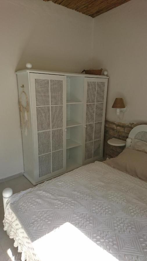 Little Garden Apartment ไพราน ภายนอก รูปภาพ