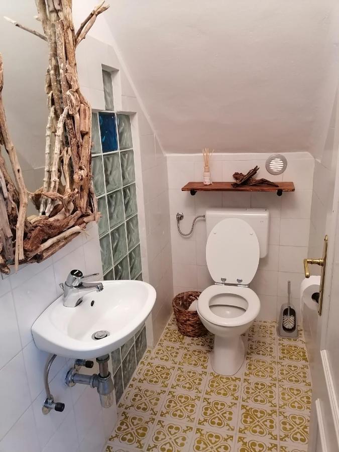 Little Garden Apartment ไพราน ภายนอก รูปภาพ